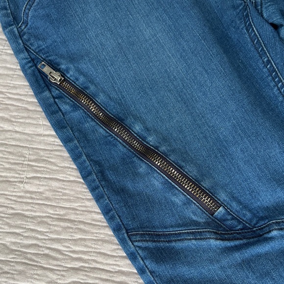 Free People Moto Skinny Jeans with Zipper Detail - Size 30 - Picture 4 of 13